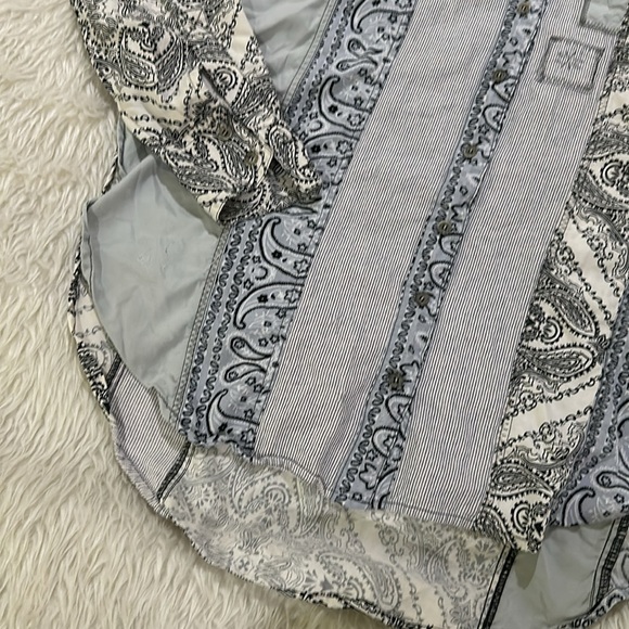 Free people all patched up Womans chambray button down shirt size xs - Picture 5 of 9